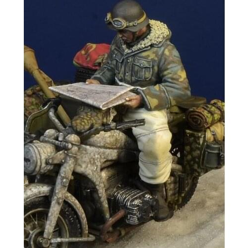 1/35 Resin Figure model kits WW2 1 Figures(no Motorcycle) Unassembled and unpainted
