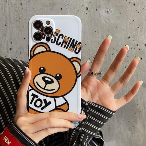 Moschino IPhone 7