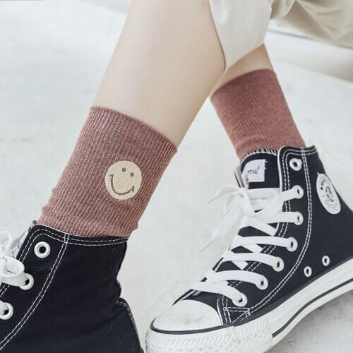 CA098 2 Pairs Cute Smile Funny Sock Kawaii Cartoon Women Socks Embroidery Cotton Harajuku Casual Sock