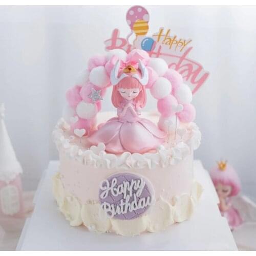 Cake Topper Cute Cartoon Girl Dream Princess Series Resin Ornaments Cake Baking Car Decoration Girl Heart Happy Birthday Party