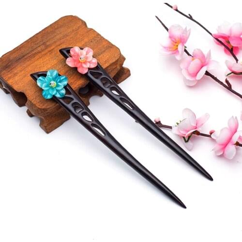 Elegant hollow flower sandalwood hairpin Vintage Chinese style manual hair stick for women Wedding hair accessories jewelry 2019