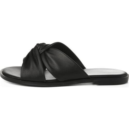 Carole Levy 2019 Summer New Flat Bottom Solid Color Slippers Simple Fashion Student Casual Female Models Sandals