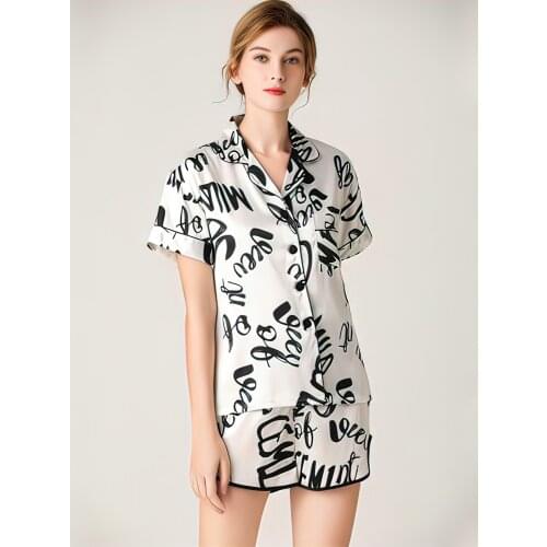 MG maison gabrielle Women's Travel Shorts