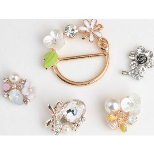 2017New 60Pcs Resin Flower Rhinestones Button for DIY craft and wedding or DIY phone shell decoration RM203-RM206