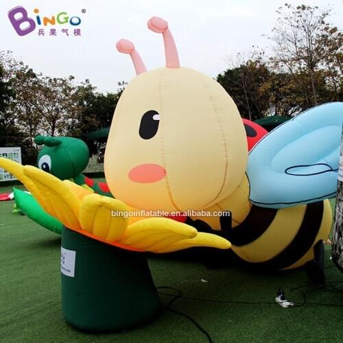 Customized 2.3x3x2.8 meters giant inflatable bee / big bee inflatables for decoration toys