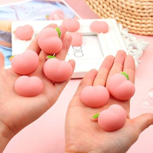 New peach butt three dimensional leafless honey peach kneading music soft glue cute little new butt peach mobile phone accessori