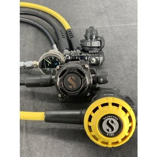 SCUBAPRO mk25 Evo / A700 black tech carbon fiber regulator respirator black Technology
