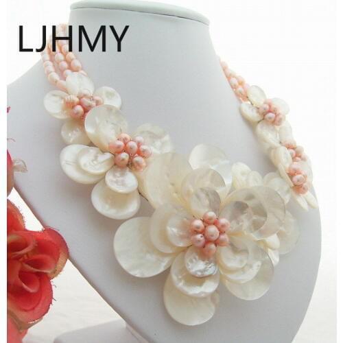 LJHMY Stunning Pink Pearl White Shell Flower Necklace Women Wedding Party Necklace Gift Fashion Necklaces for Women Statement