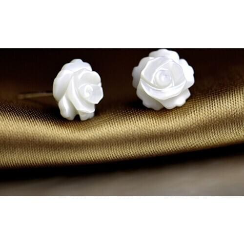 Cute Girls New Natural Shell Rose Earrings For Women Tiny Flower Silver Color Stud Earings Ear Ring Female Jewelry Wedding Gift