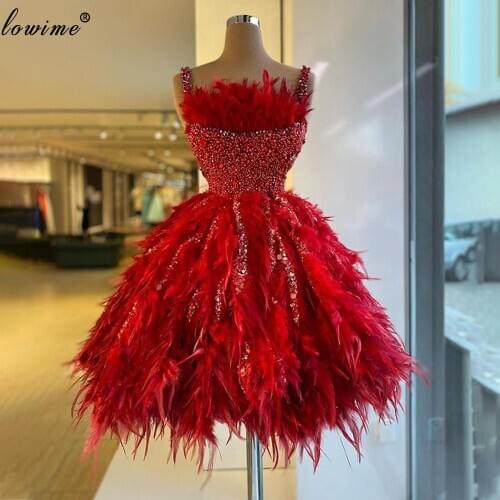 2021 Red Feathers Celebrity Dresses Pearls Princess Red Carpet Runaway Dresses For Women Party Haute Couture Graduation Robes
