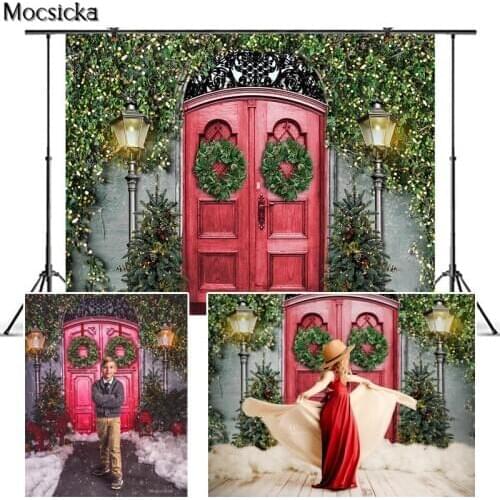 Mocsicka Christmas Red Wooden Door Photography Background Christmas Tree Backdrop Child Portrait Decoration Props Photo Studio