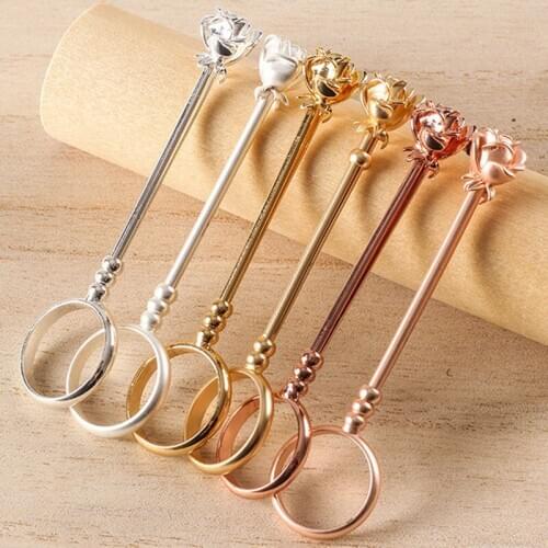 1Pcs Rose Ring Cigarette Holder Clamp Common For All Cigarettes Tobacco Tool for Men and Women Smoke Pipe Stand Rack