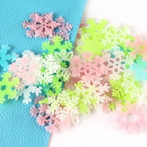 Fluorescent Plastic Sticker 3D Snowflake 50pcs Glow In Dark Luminous Light-Emitting DIY Stickers