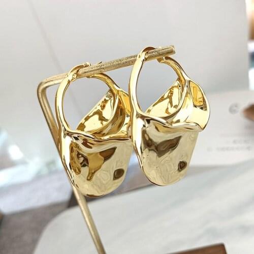 Simple glossy geometric irregular flower basket tote bag earrings