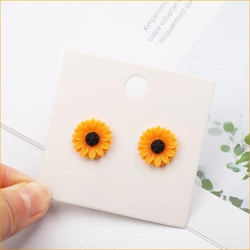 Trend Daisy Mini Pin Cute Decorate Badge Anime Pins For Clothes Backpack Brooch Personality Charms Kawaii Jewelry Couple Gift