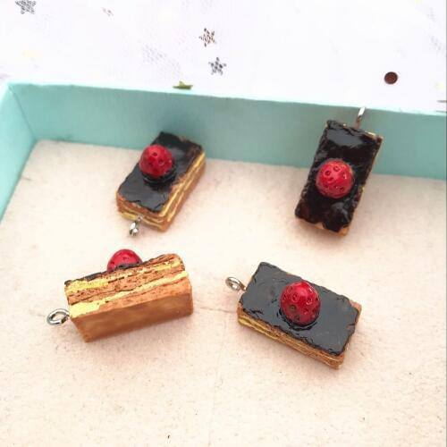 10pcs 20*11mm resin Simulation Strawberry cake charms Jewelry necklace earring pendant keychain charms for DIY decoration gift