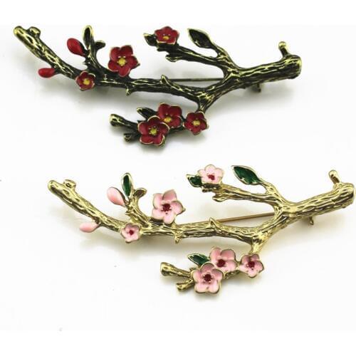 New European and American style white green enamel inlaid semi-precious stones Imitation pearl frog temperament brooch woman