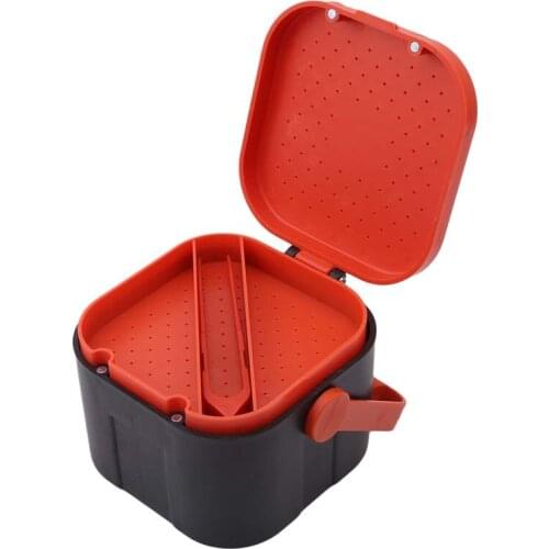 9.5*9.5*7.5cm 5 Compartments Plastic Double Layer Earthworm Worm Bait Lure Fly Fishing Tackle Box with Clip