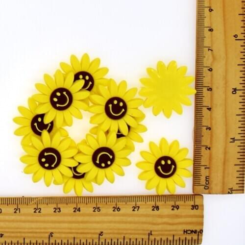 10PCS Smile Daisy Sun Flowers Flatback Soft PVC DIY Craft For Hair Accessory/Rings/Keychain/Bookmark/Glasses Frame Birthday Gift