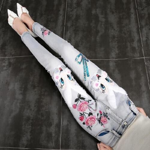 2020 New Arrival Fashion Style Women 3D Flower Embroidery Jeans Pencil Pants Female Sweet Patchwork Sequined Denim Trousers N115