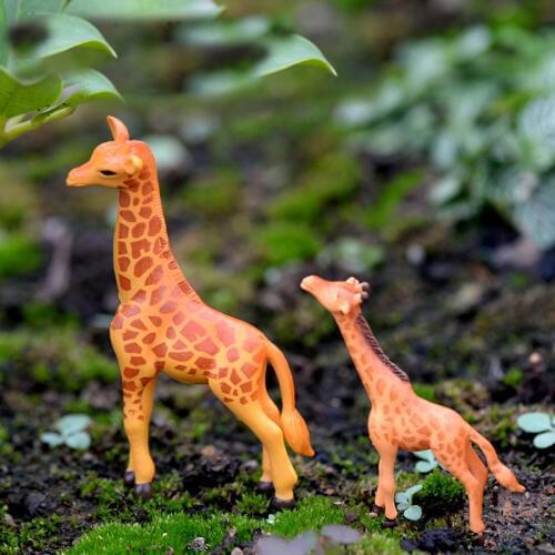 2PCS Deer Giraffe Crafts Fairy Garden Miniatures Home Micro Landscape Decorations DIY Doll House Decor Resin Crafts Figurines
