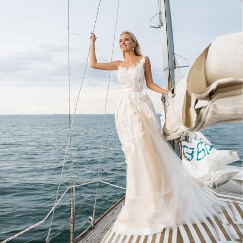 Sheer Straps Applique Lace Beach Wedding Dresses With Sashes Button Back Sweep Train Wedding Gowns 2020 vestidos