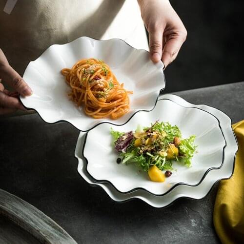 Hotel restaurant artistic conception dishes creative fusion dish lotus leaf dish simple black line disc hand-painted Chinese foo
