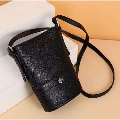New Genuine Leather Womens Bag Fashion Bucket Bag Women Top Layer Cowhide Shoulder Messenger Bag Phone Purse