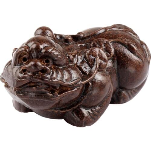 TUMBEELLUWA 1.37 inch Pi Xiu Sandalwood Wooden Handcraft Feng Shui Oriental Sculpture Figurines Home Decor Wealth and Good Luck