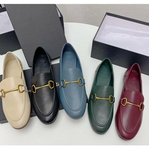Withered England Style Office Lady Fashion Simple Genuine Leather Flat Shoes Slip-On Loafers Shoes Woman Gold Buckle Shoes