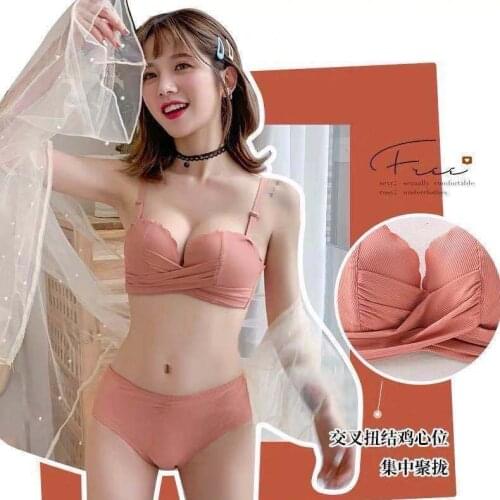 Japanese fresh sexy lingerie strapless non-slip gathered small breasts adjustable top support without rims sweet girl bra set