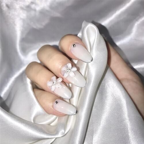 24pcs/boxed Fashion Trend Design Gardenia Wear Manicure Finished Fake Nails Medium length Nail Hands Decoration press on nails
