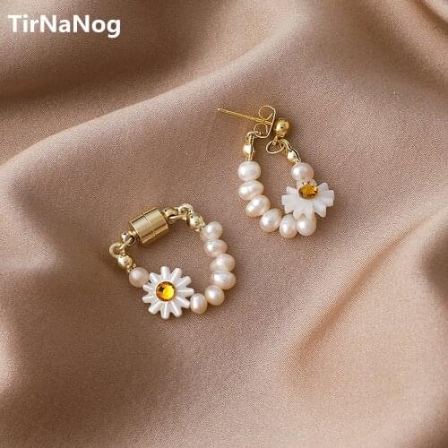 Fashion Romantic Bohemia Freshwater Pearl Earrings Daisy Flowers Stud earrings Restoring Ancient Ways Women Jewelry Gifts