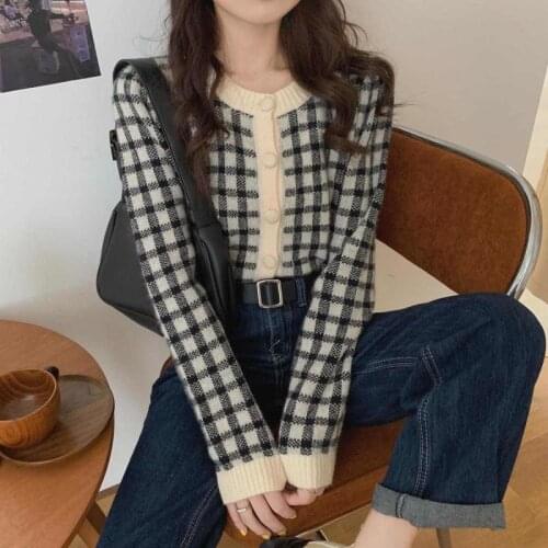 Women Knitted Cardigans Sweater Fashion Autumn Long Sleeve Coat Casual Button V Neck Vintage Plaid Crop Top Female Clothing
