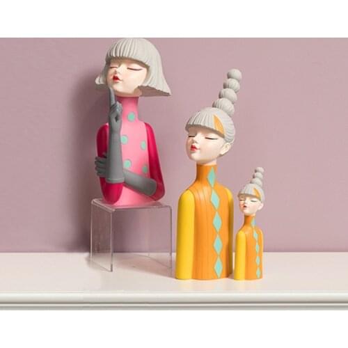 Nordic Creative Cute Girl Resin Ornaments Home Livingroom Desktop Figurines Decoration Cabinet Bookcase Sculpture Accessories