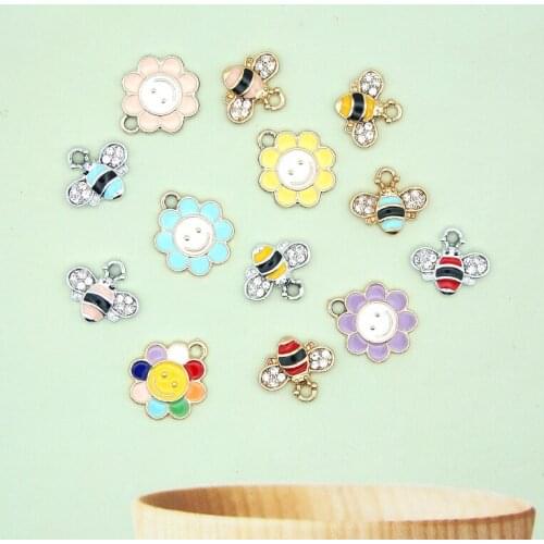 10pcs/Lot Wholesale Cute Bee Flowers Honeybee Shape Enamel Charms DIY Gold Back Zinc Alloy Animal Pendants For Bracelet Earring