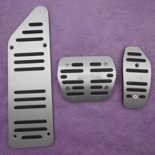 DEE High Quality Non-slip accelerator/gas/fuel brake foot rest AT pedal pads for Nissan X-TRAIL 2013 2014 2015 Car stickers pad