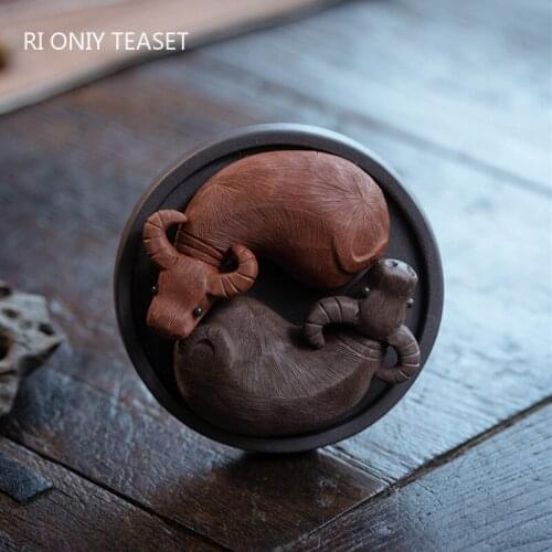 Yixing Purple Clay Tea pet Lucky Cattle Statue Tea Figurine Ornaments Handmade Sculpture Crafts Home Tea Set Decoration Art