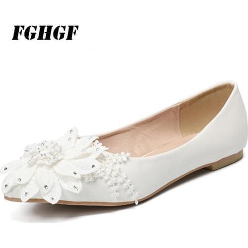 The new wedding shoe Bud silk Flat shoes Comfortable oversize shoes The shallow mouth The bridesmaid shoes Big size 34 to 43
