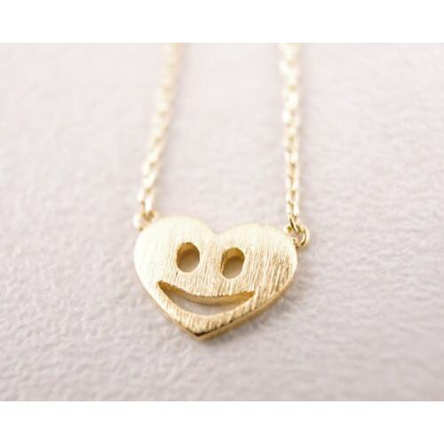 Fashion the smiling faces of the peach heart pendant necklace