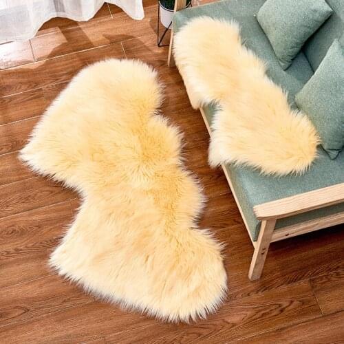 1pc Love Heart Shaped Wool Sheepskin Rugs Faux Fur Non Slip Bedroom Shaggy Carpet Living Room Bedroom Decoration New