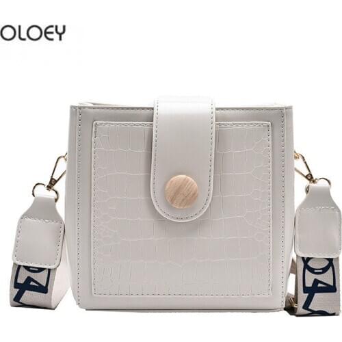 New womens retro all-match small bag Fashion wide shoulder strap one shoulder messenger bag Crocodile pattern ladies bucket bag