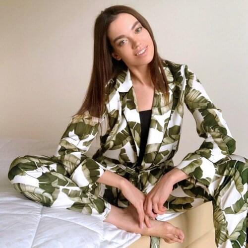 2021 Autumn Winter New Ladies Pajamas Suit Green Printed Trousers Long-sleeve Cardigan Nightgown Satin Comfortable Home Service