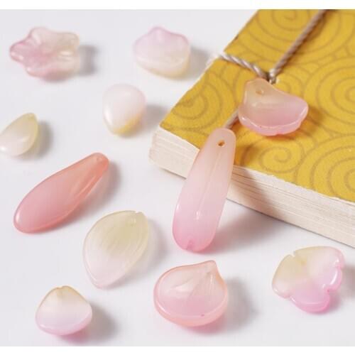 High Quality Gradient Style 10Pcs/Lot Mix Size/Color Glass Petals Beads Pendant for Jewelry Pendant Necklace DIY Findings