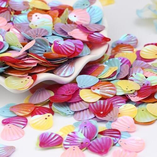 18mm 50pcs/lot Shell-Shape Sequins Hole PVC Multicolour Flat Spacer Paillette Bead Diy Arena Handmade Beads for Jewelry Making