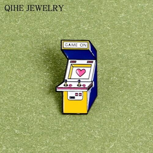 Game On ! Arcade Game Machine Pin Vintage Double Game Console Enamel Pins Cartoon Brooch For Women Men Couple Lovers Jewelry