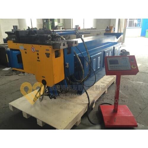 Pipe and tube bending machine