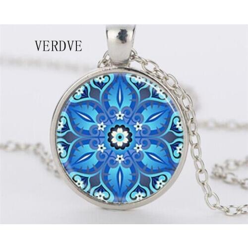 2018 New crystal glass ornament mandala floral pendant and necklace symbol OM Buddhism Zen