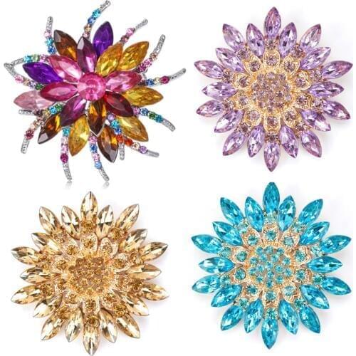WEIMANJINGDIAN Beautiful Assorted Colors Coffee / Purple / Red / Clear / Black Crystal Daisy Flower Brooch Pins for Women