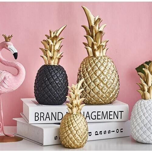 Creative Resin Golden Pineapple Shaped Figurine Living Room Wine Cabinet Window Desktop Home Ornament Table Decoration Crafts